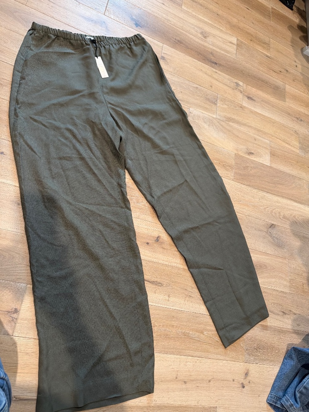 Green linen pants